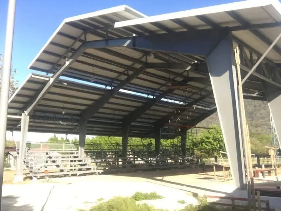 Gimnasio de 450 m² construido por GyN en Esparza